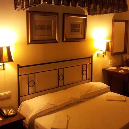 Ξενοδοχείο De Santillana Gil Blas 4*